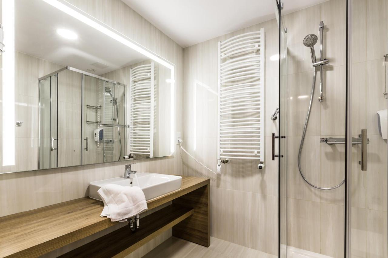 Sanatorium Uzdrowiskowe Augustow Hotel Ngoại thất bức ảnh